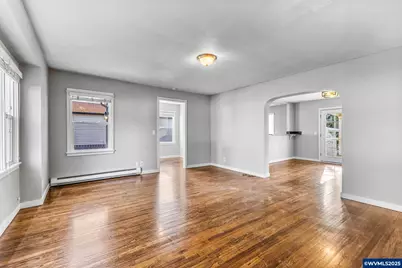 221 SW Rainbow Av, Dallas, OR 97338 - Photo 6