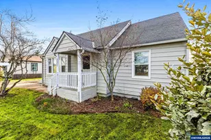 221 SW Rainbow Ave, Dallas, OR 97338 - Photo 4