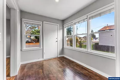 221 SW Rainbow Av, Dallas, OR 97338 - Photo 16