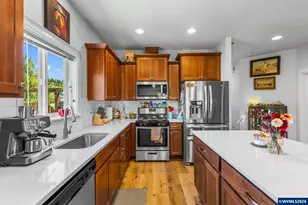 901 Riley Dr NE, Silverton, OR 97381 - Photo 10