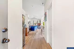 901 Riley Dr NE, Silverton, OR 97381 - Photo 4