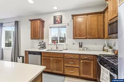 901 Riley Dr NE, Silverton, OR 97381 - Photo 6