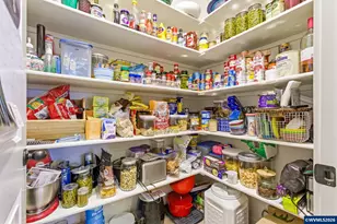 901 Riley Dr NE, Silverton, OR 97381 - Photo 8