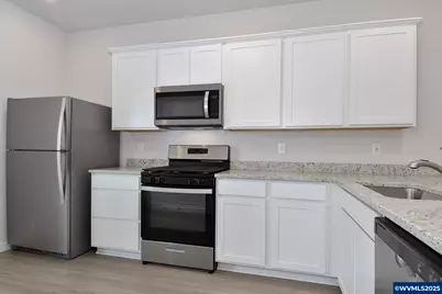 1136 Parkside Av, Woodburn, OR 97071 - Photo 6