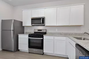 1136 Parkside Ave, Woodburn, OR 97071 - Photo 6