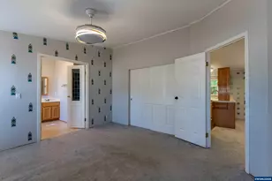 1284 N 19th St, Philomath, OR 97370 - Photo 12