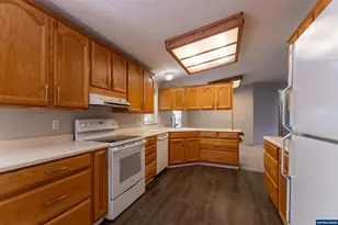 1284 N 19th St, Philomath, OR 97370 - Photo 8