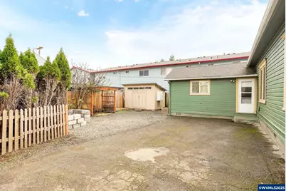 165 SE Clay St, Dallas, OR 97338 - Photo 32