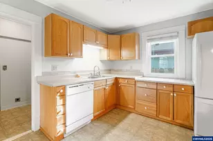 165 SE Clay St, Dallas, OR 97338 - Photo 24