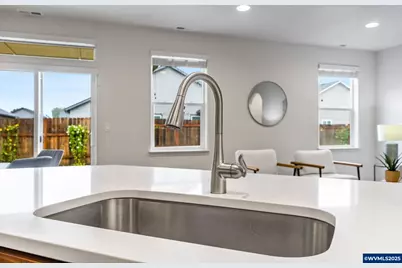 1555 Adams St, Independence, OR 97351 - Photo 10