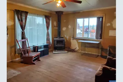 585 5th Av, Sweet Home, OR 97386 - Photo 6