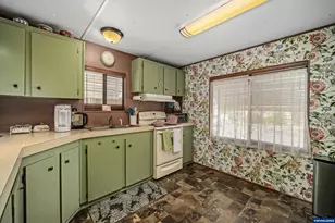 2200 Lancaster Dr SE, Salem, OR 97317 - Photo 8