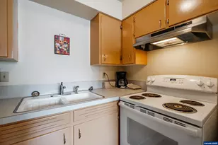 255 E 14th (-257) Av, Eugene, OR 97401 - Photo 18