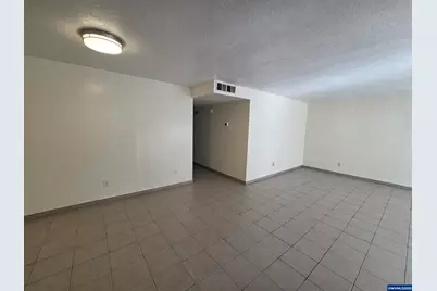 2325 Hawthorne Av NE, Salem, OR 97301 - Photo 8