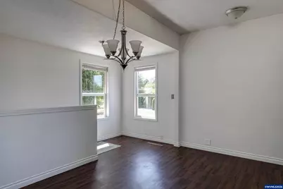 985 E College St, Mount Angel, OR 97362 - Photo 10