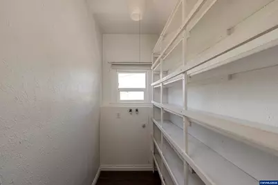 985 E College St, Mount Angel, OR 97362 - Photo 12