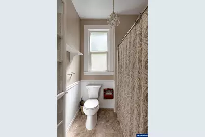 985 E College St, Mount Angel, OR 97362 - Photo 16