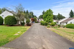 1450 SW Bridlewood Dr, Dallas, OR 97338 - Photo 4