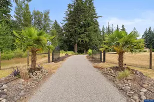 10168 Stayton Rd SE, Aumsville, OR 97325 - Photo 2