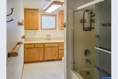 991 W 4th St, Halsey, OR 97348 - Photo 8