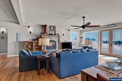 118 NW Oceania Dr, Waldport, OR 97394 - Photo 16