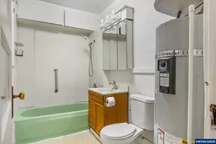 385 24th St SE, Salem, OR 97301 - Photo 10