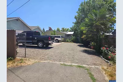 738 Oscar Ln SE, Salem, OR 97317 - Photo 2