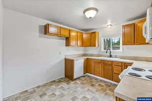 1141 SE Lewis St, Dallas, OR 97338 - Photo 8