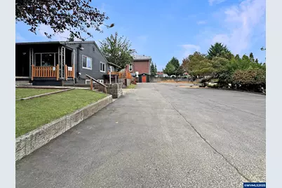 173 Salem Heights Av SE, Salem, OR 97302 - Photo 1