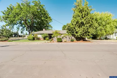 1029 Evergreen NE Av, Salem, OR 97301 - Photo 2