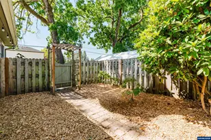 1029 Evergreen NE Av, Salem, OR 97301 - Photo 36