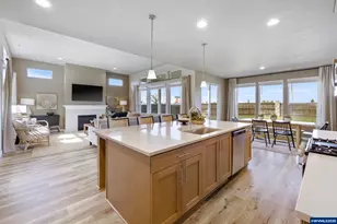 3076 Olympic St, Woodburn, OR 97071 - Photo 6