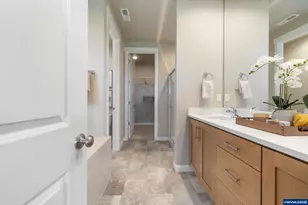 3076 Olympic St, Woodburn, OR 97071 - Photo 12