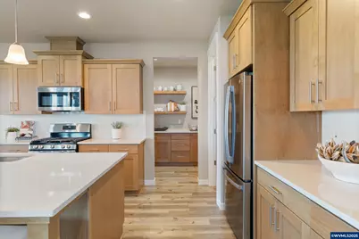 3076 Olympic St, Woodburn, OR 97071 - Photo 38