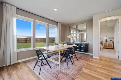 3076 Olympic St, Woodburn, OR 97071 - Photo 8