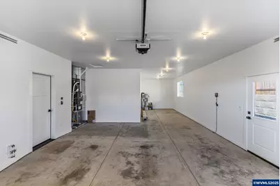 625 NW Crater Lake Dr, Dallas, OR 97338 - Photo 28