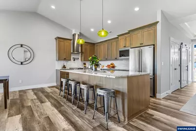 625 NW Crater Lake Dr, Dallas, OR 97338 - Photo 6