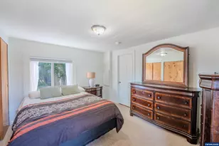 1065 Pacific Hwy, Woodburn, OR 97071 - Photo 22