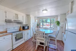 1065 Pacific Hwy, Woodburn, OR 97071 - Photo 12