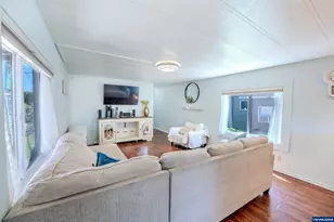 1065 Pacific Hwy, Woodburn, OR 97071 - Photo 10