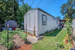 1065 Pacific Hwy, Woodburn, OR 97071 - Photo 28