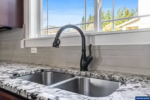 12329 SW Athens Ln, Wilsonville, OR 97070 - Photo 16