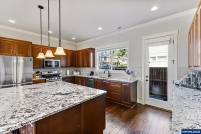 12329 SW Athens Ln, Wilsonville, OR 97070 - Photo 12