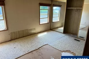 5422 Portland Rd NE, Salem, OR 97305 - Photo 8