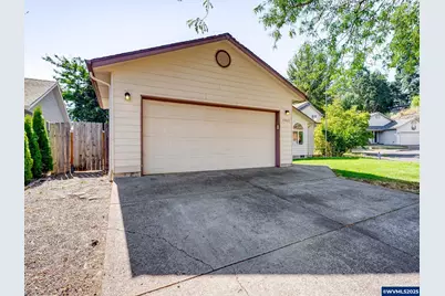 1065 Ridgefield Ct, Stayton, OR 97383 - Photo 2