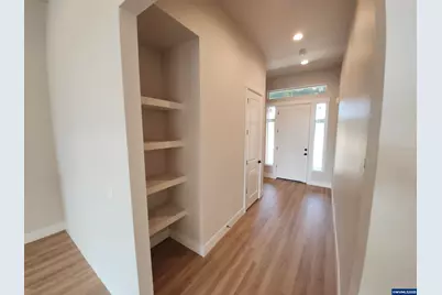 657 Magnolia Av, Woodburn, OR 97071 - Photo 6