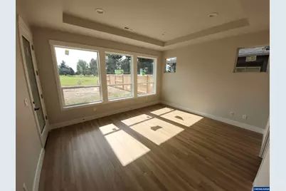 657 Magnolia Av, Woodburn, OR 97071 - Photo 8