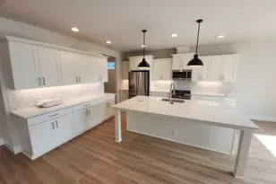 657 Magnolia Av, Woodburn, OR 97071 - Photo 2