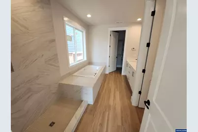 657 Magnolia Av, Woodburn, OR 97071 - Photo 10