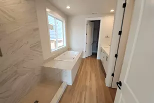 657 Magnolia Av, Woodburn, OR 97071 - Photo 10